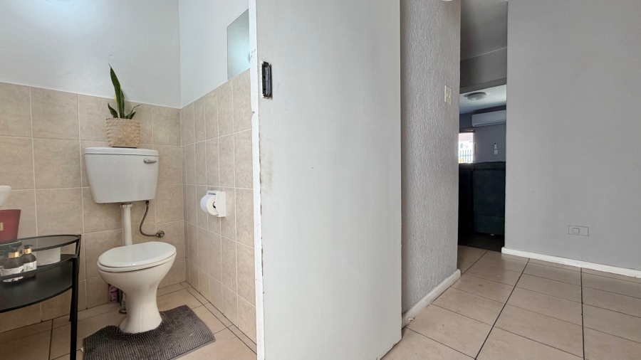 To Let 3 Bedroom Property for Rent in Longdown Western Cape